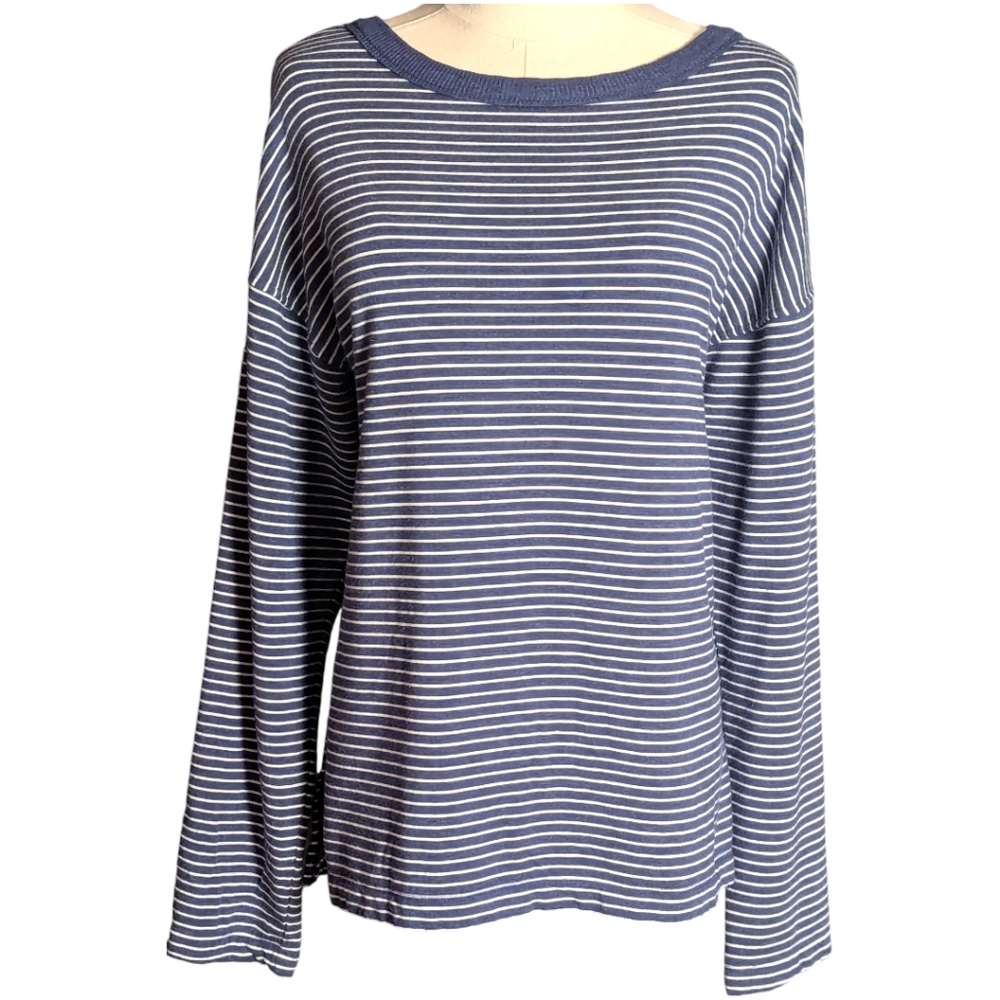 Vineyard Vines Size Medium Navy Striped Crewneck